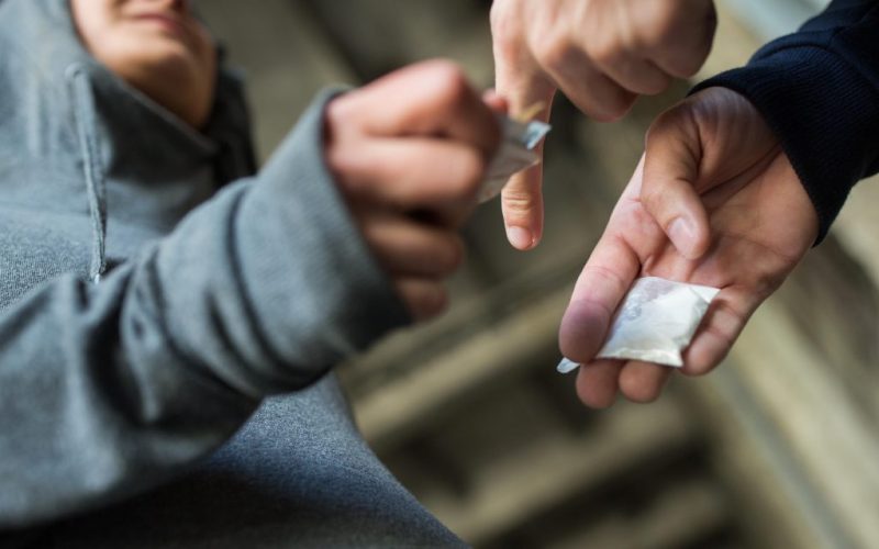dispozitive-moderne-pentru-a-depista-consumul-de-droguri:-„inchisoare-digitala-in-afara-inchisorii”