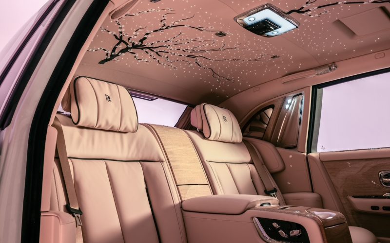 rolls-royce-unveils-“cherry-blossom”-phantom