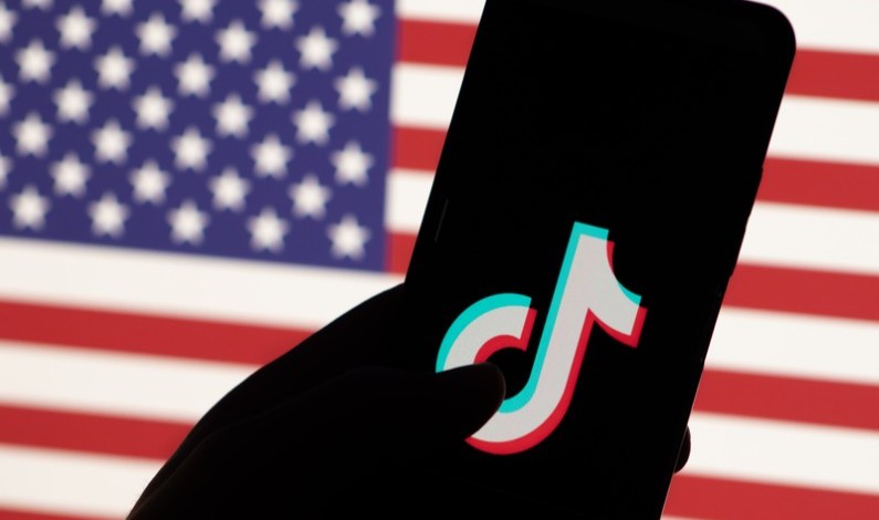 donald-trump-anunta-un-acord-cu-china-pentru-mentinerea-tiktok-in-sua