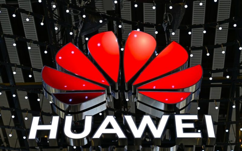 huawei-lanseaza-modelul-ai-deepseek-r1-safe,-un-chatbot-axat-pe-siguranta-si-cenzura