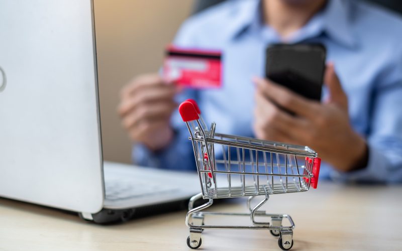 doar-12%-dintre-imm-urile-romanesti-vand-online.-comertul-electronic-din-romania-ar-putea-atinge-3,5%-din-pib-in-2025-(raport)