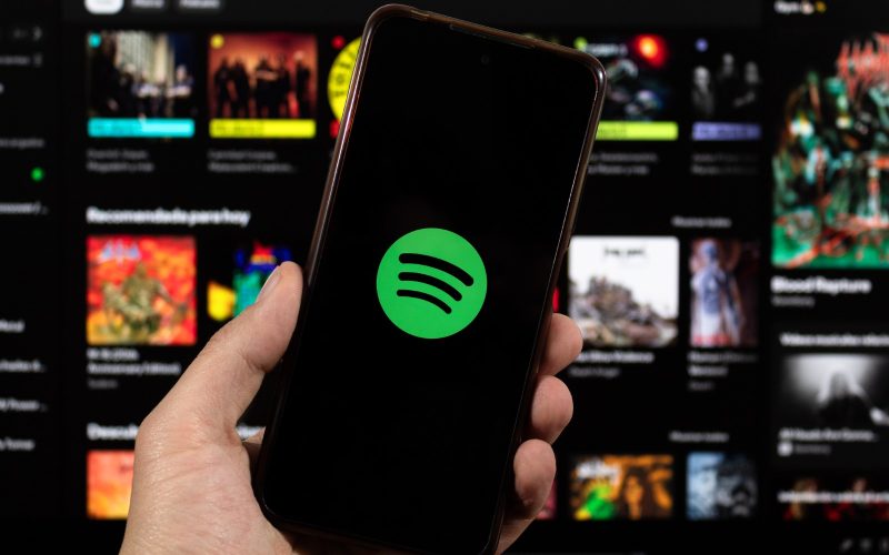 schimbare-la-varful-spotify:-fondatorul-daniel-ek-demisioneaza-din-functia-de-director-si-devine-presedinte-executiv-al-companiei