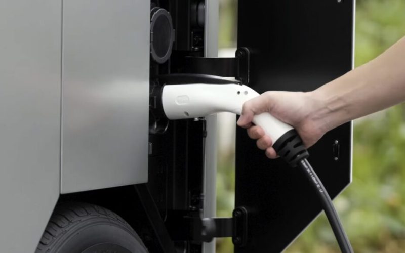 cercetatorii-de-la-mit-au-facut-o-descoperire-care-ar-putea-duce-la-incarcarea-semnificativ-mai-rapida-a-masinilor-si-dispozitivelor-electrice