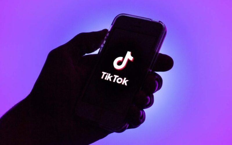 algoritmul-tiktok-recomanda-continut-pornografic-copiilor-–-raport