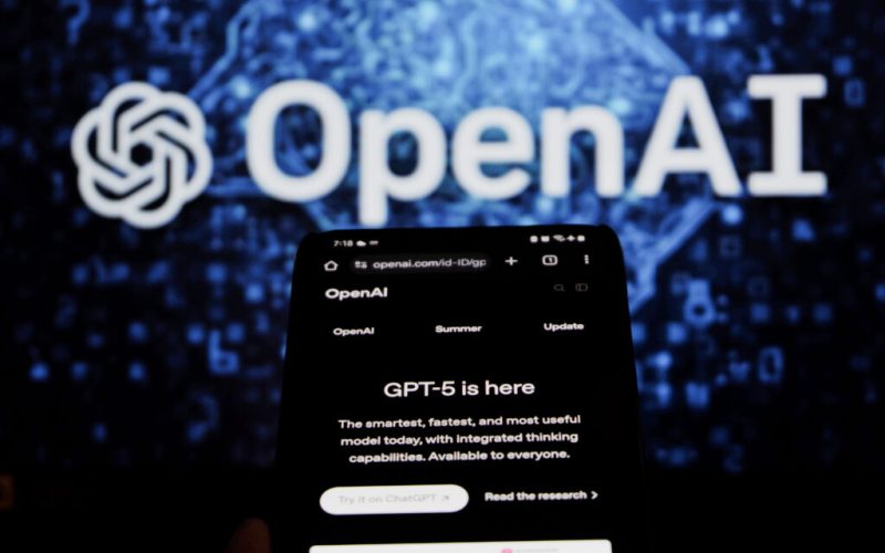 sam-altman,-directorul-openai,-sustine-ca-chatgpt-a-atins-800-de-milioane-de-utilizatori-activi-saptamanal