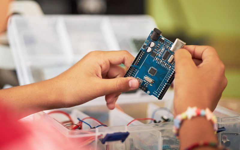 americanii-de-la-qualcomm-cumpara-un-producator-italian-de-componente-electronice
