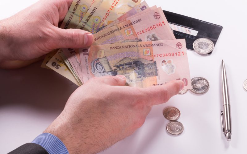 majoritatea-angajatilor-din-romania-considera-ca-salariile-nu-reflecta-integral-munca-lor-(sondaj)