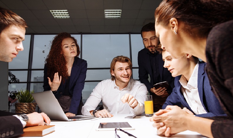 studiu-ey:-calitatea-muncii-castiga-teren-in-fata-cantitatii.-romania-incepe-sa-si-piarda-avantajul-competitiv-al-salariilor-mici