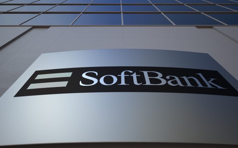 mega-achizitie-in-it-ul-mondial:-softbank-cumpara-o-firma-de-investitii-in-centre-de-date-si-infrastructura-ai-pentru-4-miliarde-dolari