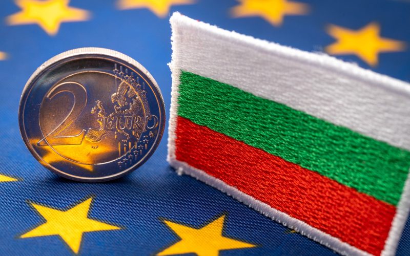 cum-vede-bulgaria-trecerea-la-euro:-atmosfera-mixta,-de-entuziasm-si-scepticism