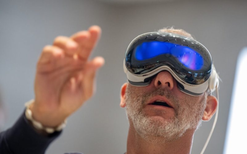 produsul-revolutionar-de-la-apple-care-s-a-transformat-intr-un-esec:-de-ce-nu-au-avut-succes-ochelarii-vision-pro